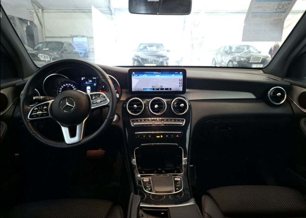 MERCEDES-BENZ GLC 220D