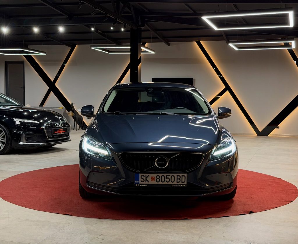 VOLVO V40 D2